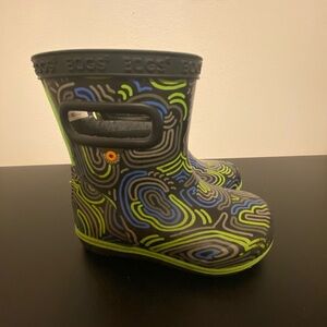 Bogs Toddler Black Patterned Rain Boots with Blue & Green Accents Size 6